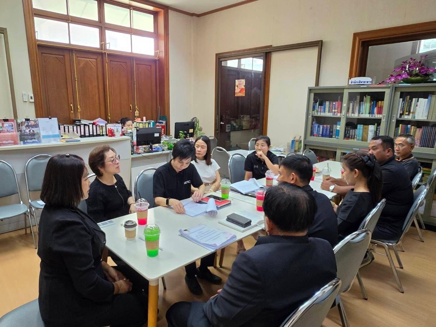title - เข้าร่วมประชุมหารือแนวทางในการแก้ปัญหาการขออนุญาตใช้ประโยชน์ที่ดินส.ป.ก.ของ อบต.คลองเจ็ด โดยมี นางสาวพจนันท์ กองมาก ผู้ตรวจราชการ ส.ป.ก.  ปฏิรูปที่ดินจังหวัดสุพรรณบุรี และ รษก.ผอ. กลุ่มอนุญาตฯ ร่วมให้ความเห็น